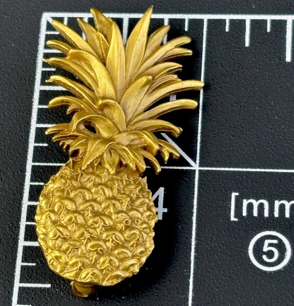 Vintage MFA Museum of Fine Arts Boston Pineapple Brooch Pin Gold Metal 1.75"